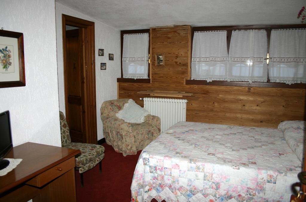 ורנאנטה Albergo Martinet מראה חיצוני תמונה