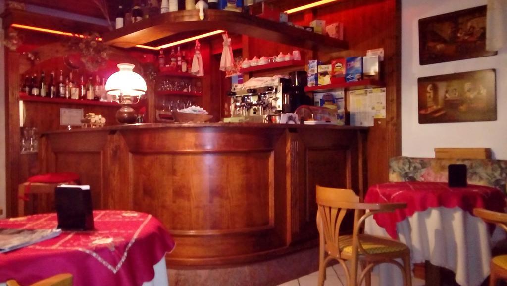 ורנאנטה Albergo Martinet מראה חיצוני תמונה